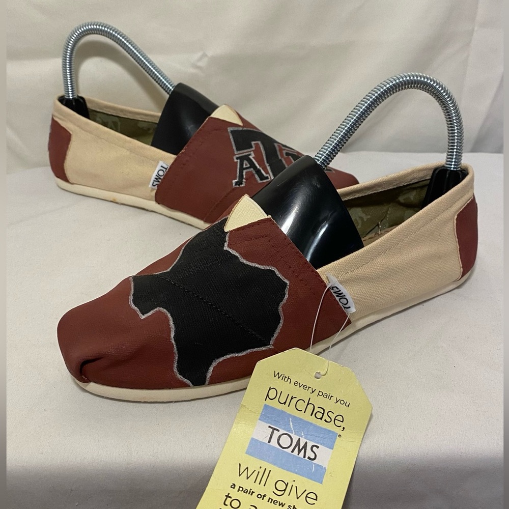 TOMS Hand Painted Texas‎ A&M Women's Slip-On Flats Size 7
